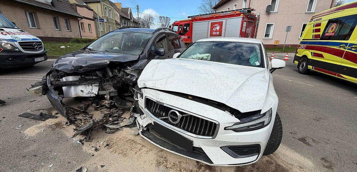 Zderzenie dwóch pojazdów w Policach-Jasienicy