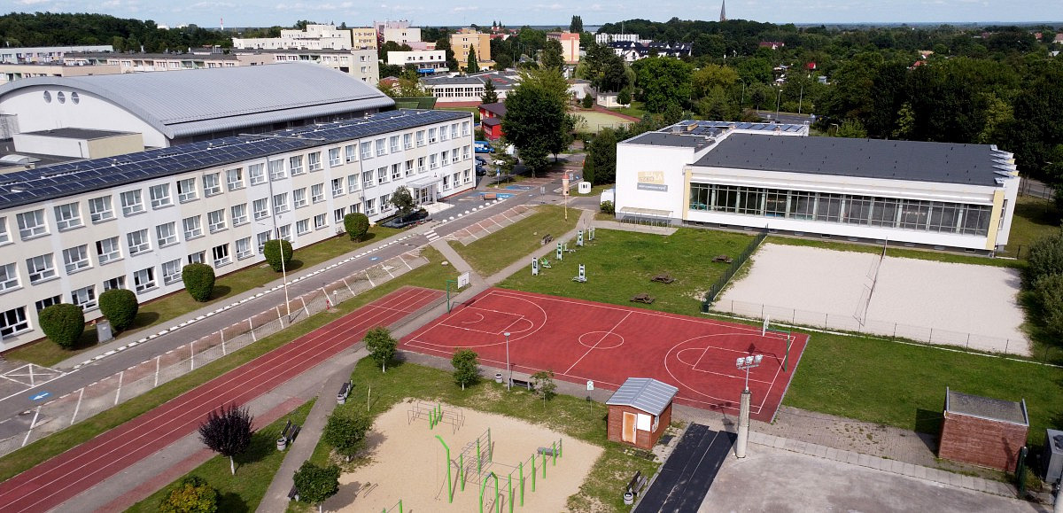 Zespół Szkół im. Ignacego Łukasiewicza w Policach