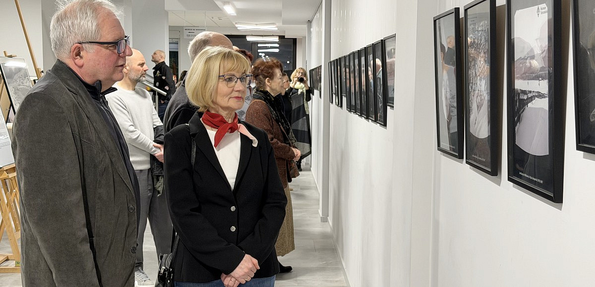 Uczestnicy wernisażu obejrzeli aż trzy wystawy w Miejskim Ośrodku Kultury w Policach