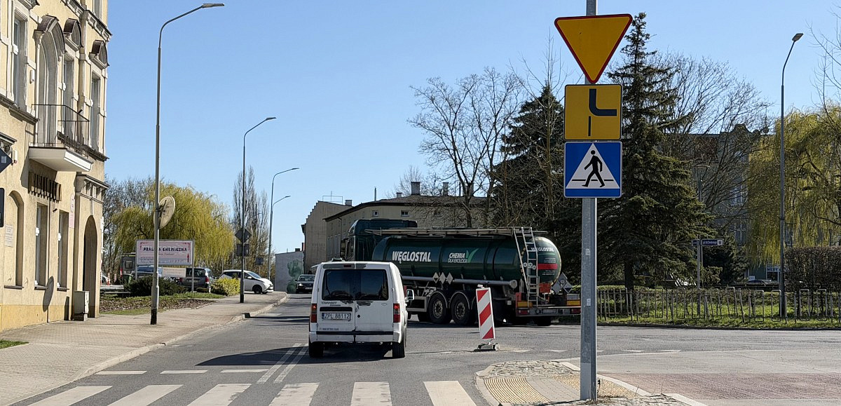 W rejonie skrzyżowania ulic Grunwaldzkiej i Wojska Polskiego zaplanowano prace naprawcze nawierzchni jezdni