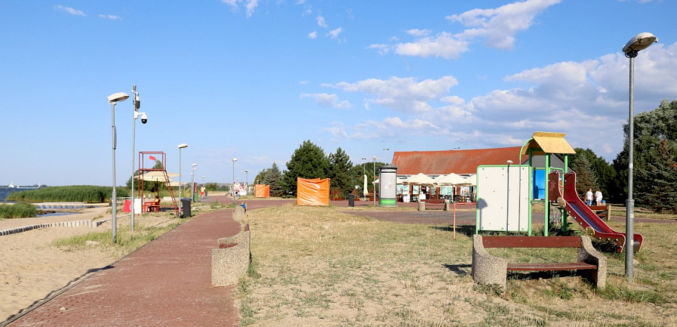 Teren przy plaży w Trzebieży