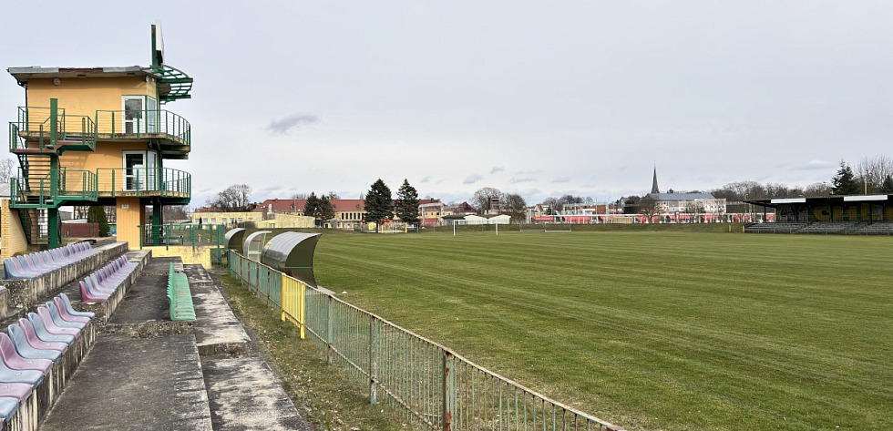 Stadion Ośrodka Sportu i Rekreacji w Policach przy ul. Siedleckiej 2B
