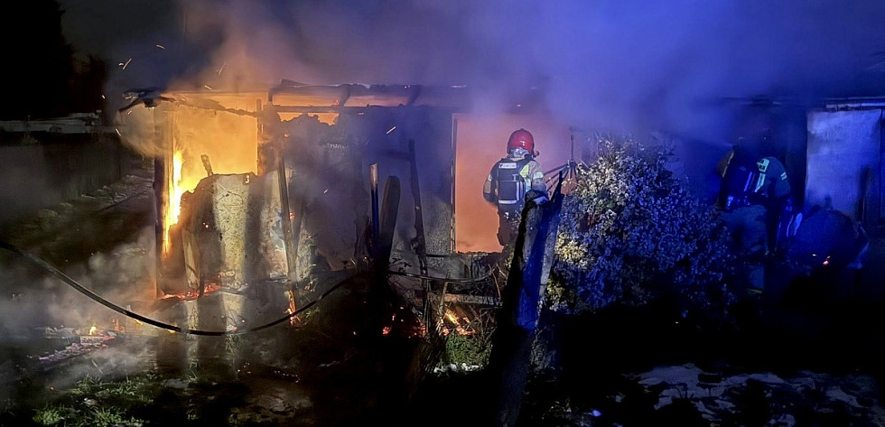 Pożar altany w Skarbimierzycach