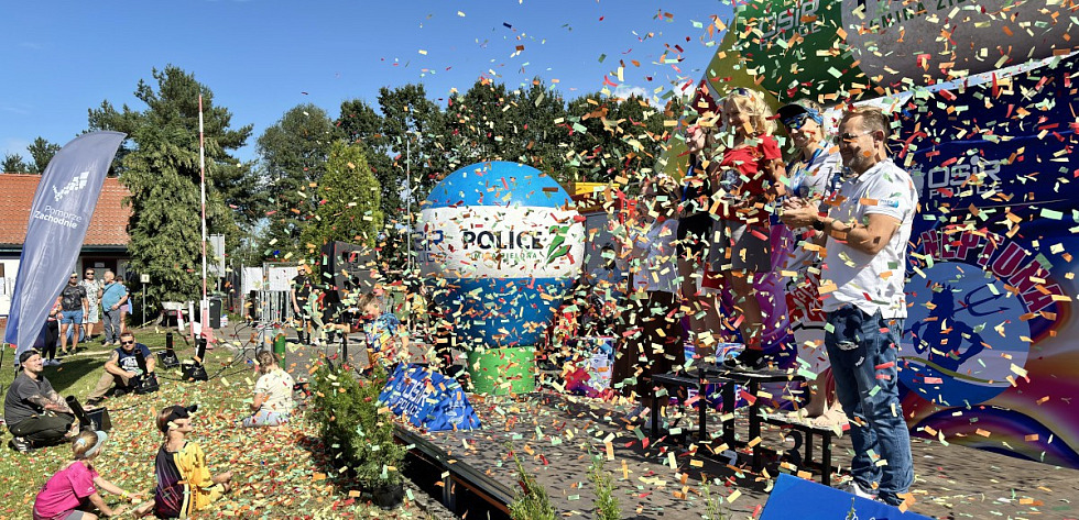 Ceremonia dekoracji podczas IX Biegu Neptuna w Trzebieży