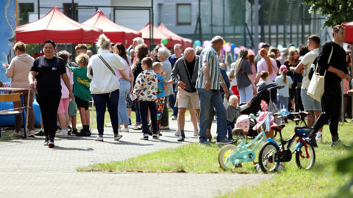 Piknik rodzinny odbył się na na terenie Szkoły Podstwowej nr 1 w Policach