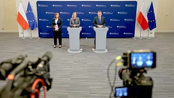 Konferencja prasowa z udziałem ministra MSWiA oraz MEN