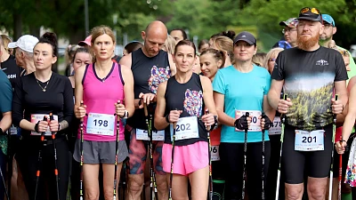 Uczestnicy Marszu Nordic Walking podczas XXXVII Polickiej Piętnastki
