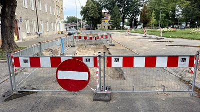Awaria kanalizacji przy ul. Sikorskiego w Policach
