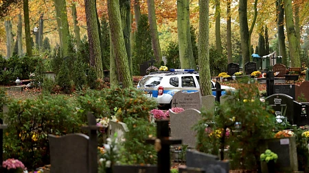 Policja przypomina o bezpieczeństwie na cmentarzach