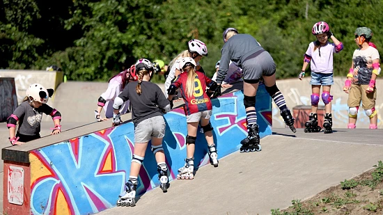 Warsztaty rolkowe na terenie Skate Parku w Trzebieży