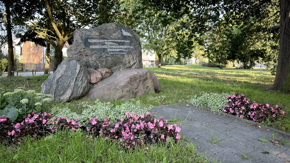 Obelisk poświęcony pamięci mieszkańców Mścięcina i dawnego Messenthin