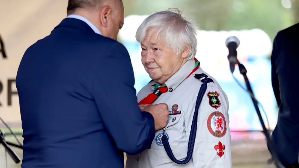 Krystyna Czerwińska-Twarowska uhonorowana Złotą Odznaką Honorową Gryfa Zachodniopomorskiego