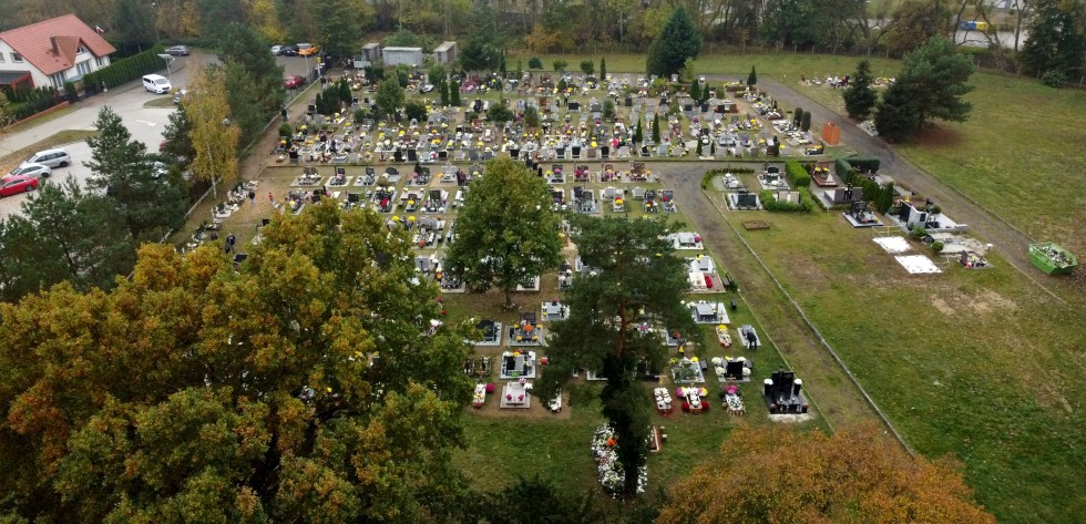 cmentarz komunalny w Dobrej