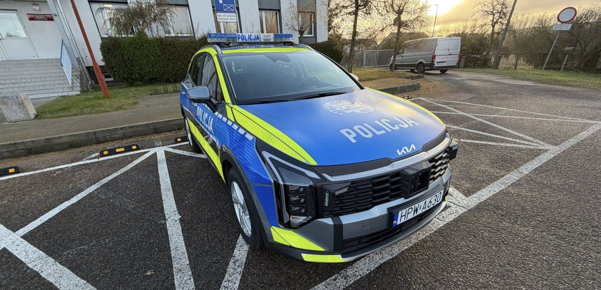 Komenda Powiatowa Policji w Policach wzbogaciła się o dwa nowe radiowozy