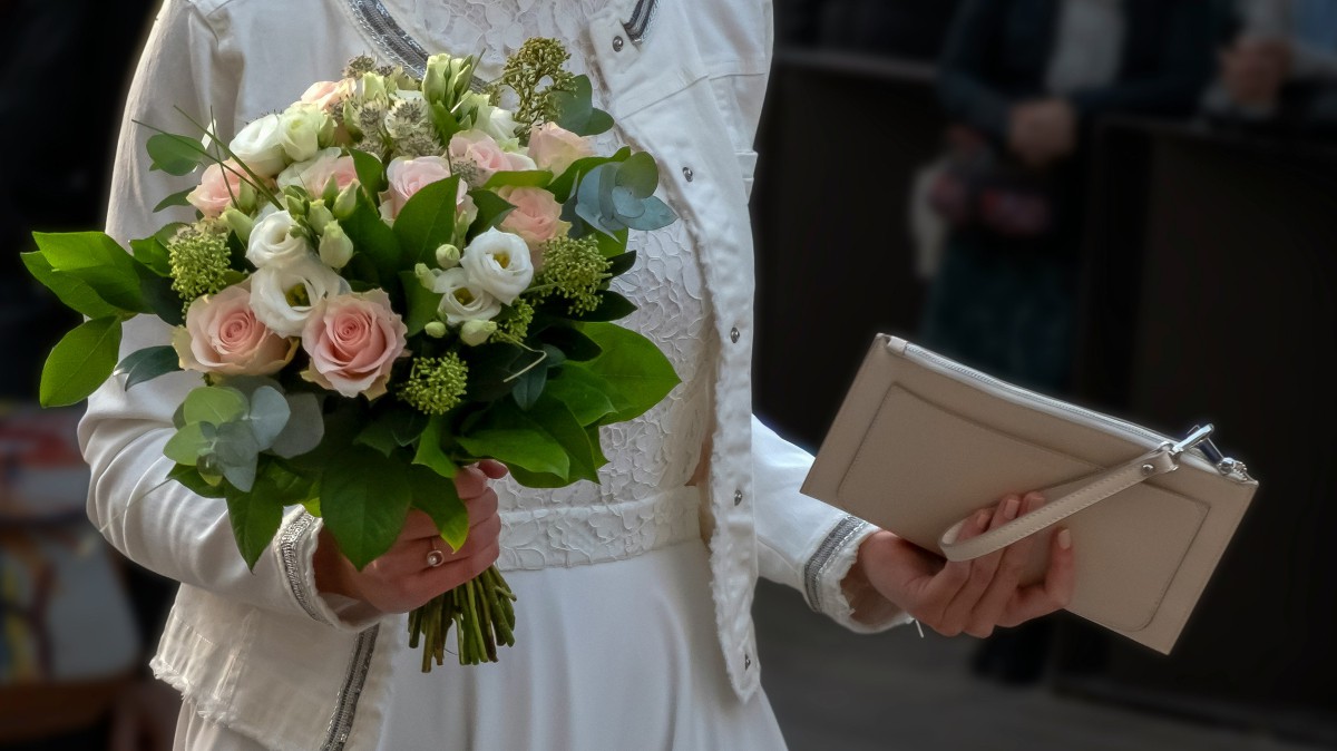 Kopertówka na wesele – klasyczna czy z pazurem?