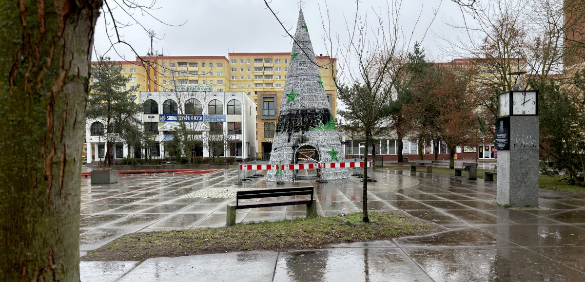 Miejska choinka ponownie stanęła w płomieniach