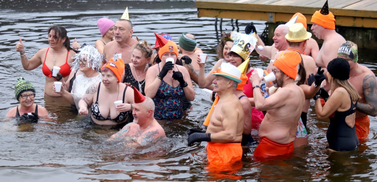 Noworoczna kąpiel szczecińsko-polickich morsów