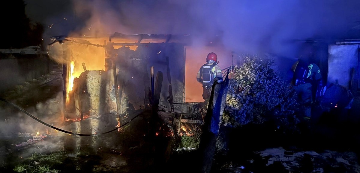 Pożar altany w Skarbimierzycach