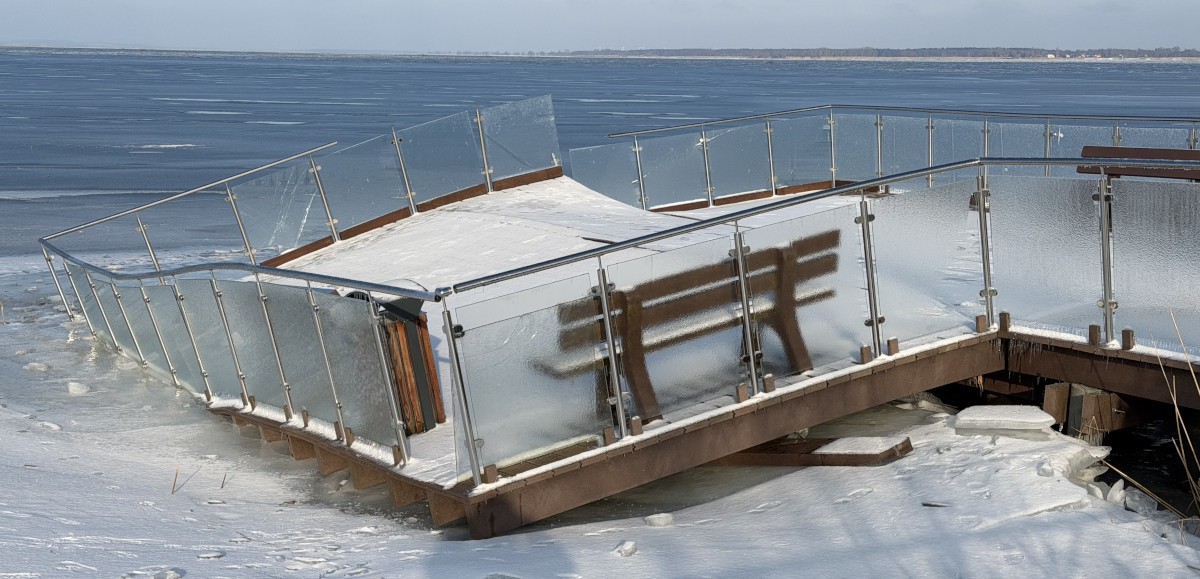 Taras widowkowy w Trzebieży został zniszczony