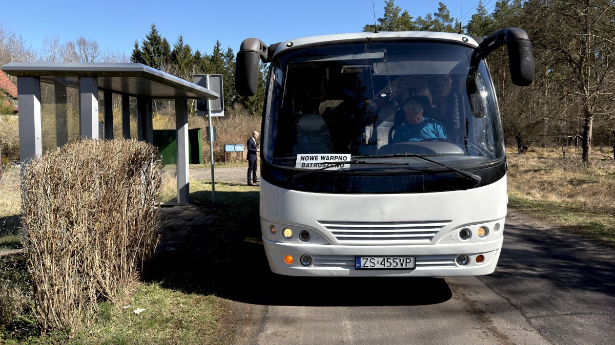 Mieszkańcy zyskali nowe połączenie. Autobus z Nowego Warpna do Bartoszewa już kursuje