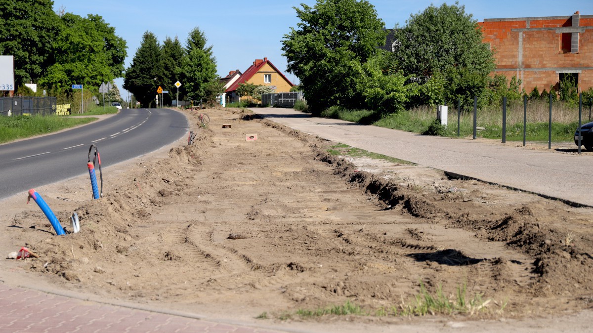 W Dobrej powstaje ścieżka pieszo-rowerowa w kierunku Lubieszyna