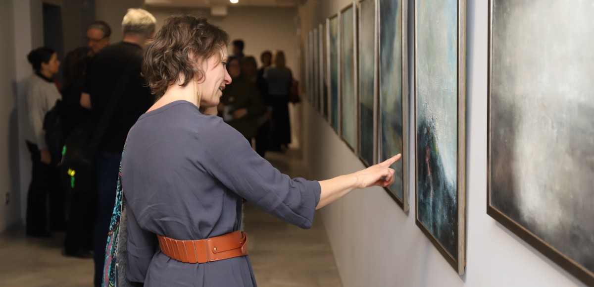 W Galerii OBOK Miejskiego Ośrodku Kultury w Policach odbył się wernisaż wystawy "Dom nad Zalewem"