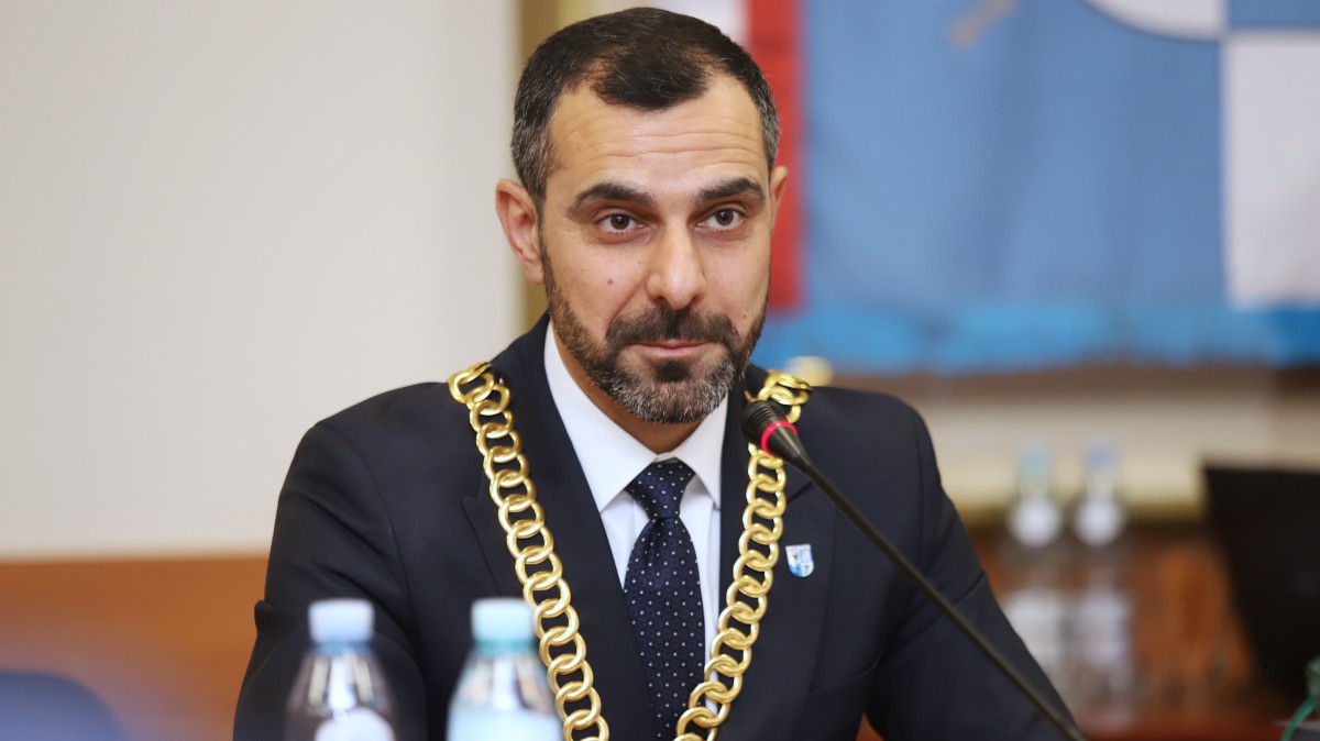 Starosta policki Shivan Fate