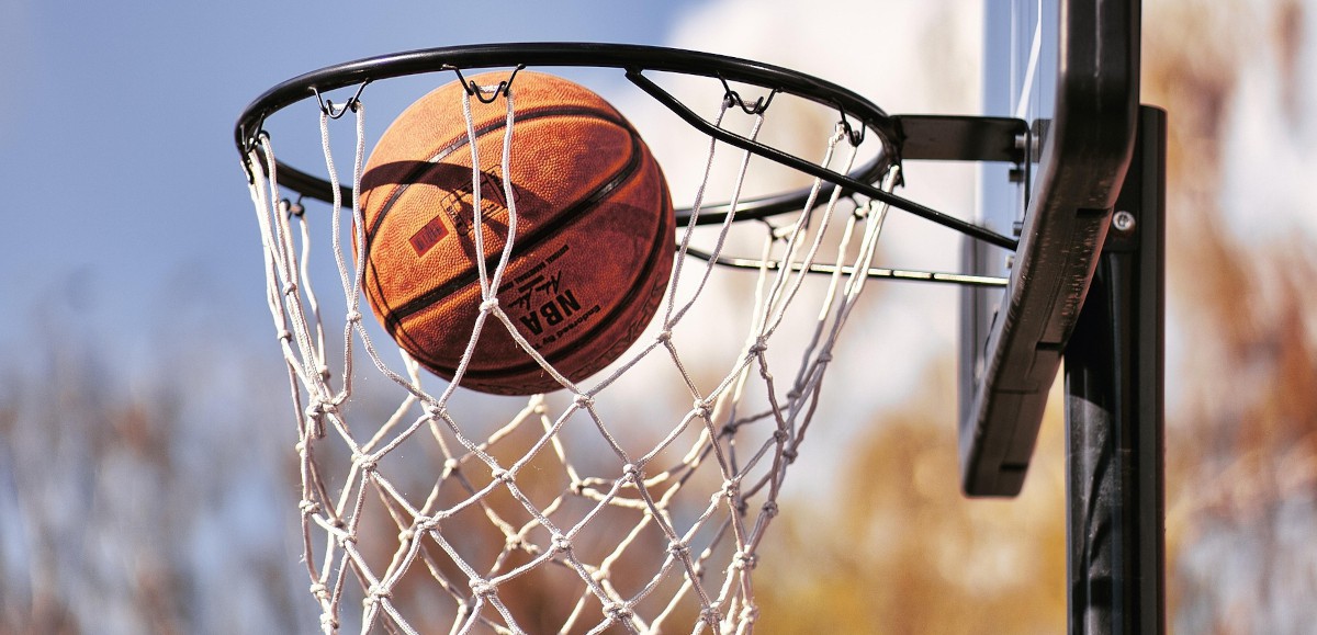 Koszykówka w latach 90' stawała się jedyną przestrzenią wolności